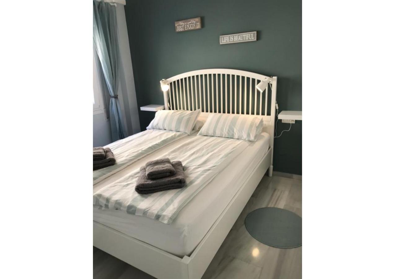 Sunny Apartment On Burriana Beach Nerja Luaran gambar